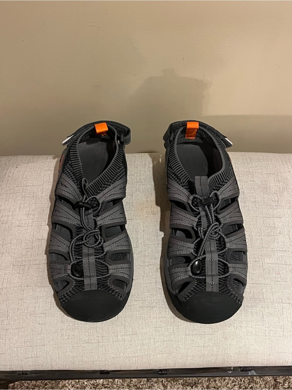Gorpcore Eddie Bauer Gray and Black Men's Outdoor Sport Sandals, size EU 40.5